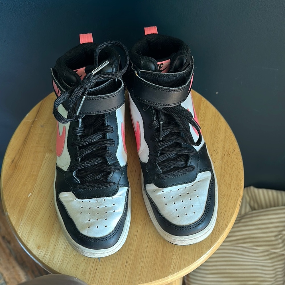 Nike Black and Pink court borough 2 MIDS
